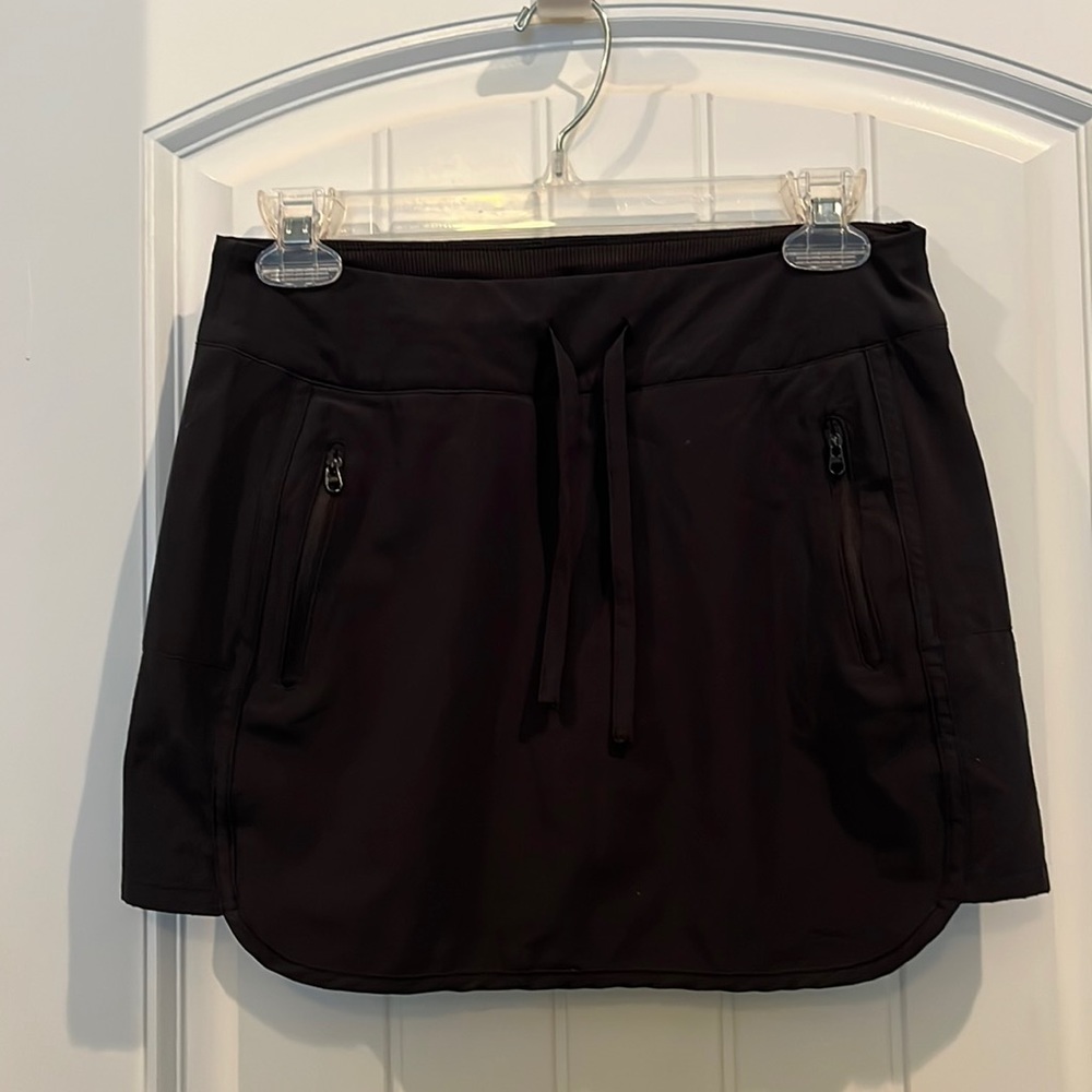 Outdoor skort with mesh pockets and built in bike shorts.